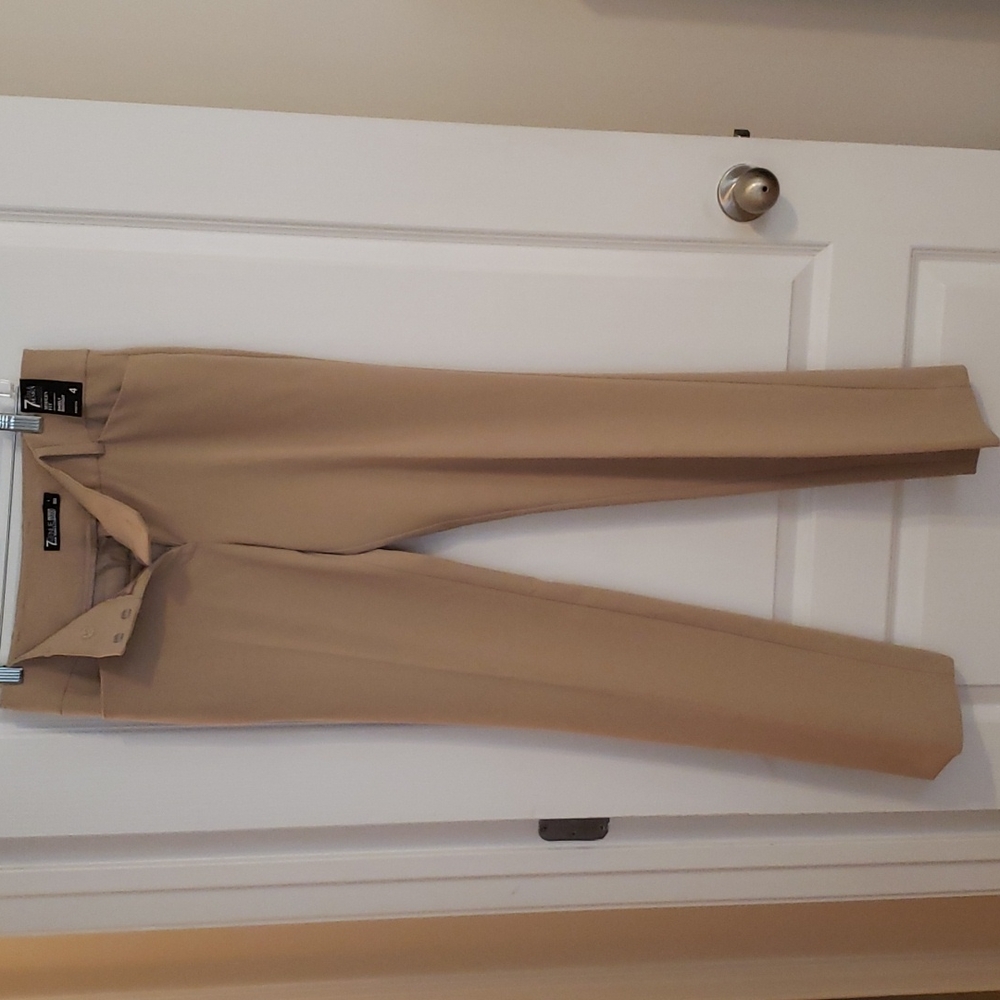 Size 4 New York and Company khaki trouser